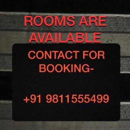 Hôtel S.R Plaza à Khurja Extérieur photo