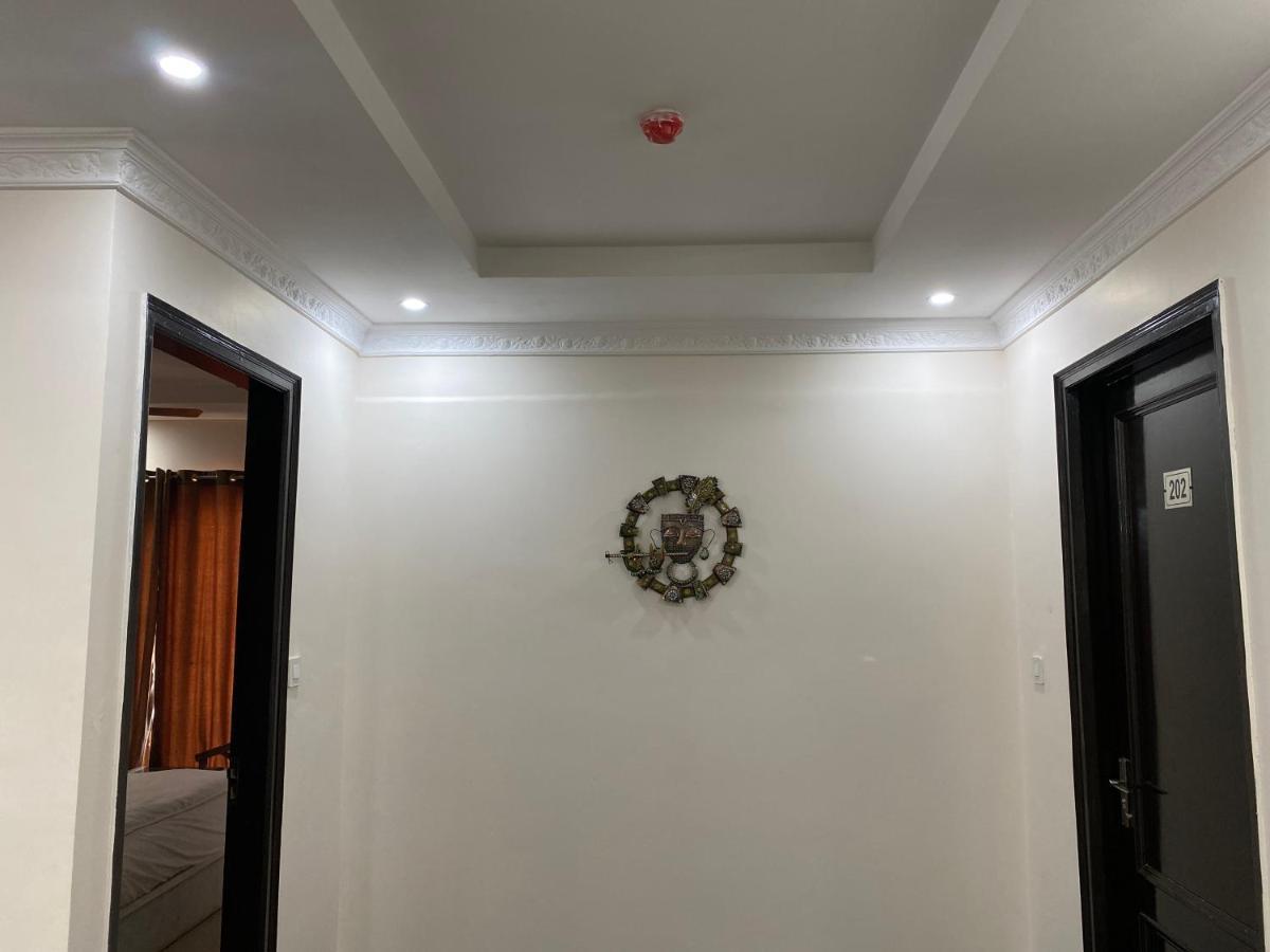 Hôtel S.R Plaza à Khurja Extérieur photo