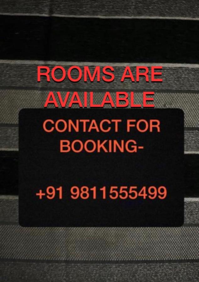 Hôtel S.R Plaza à Khurja Extérieur photo